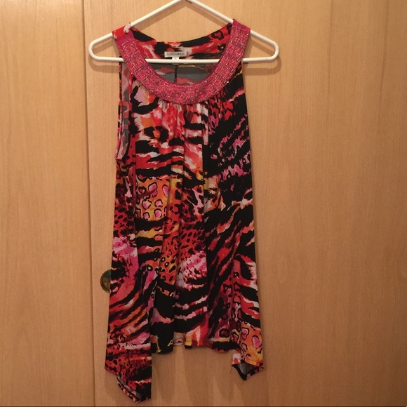 Top - Picture 1 of 2